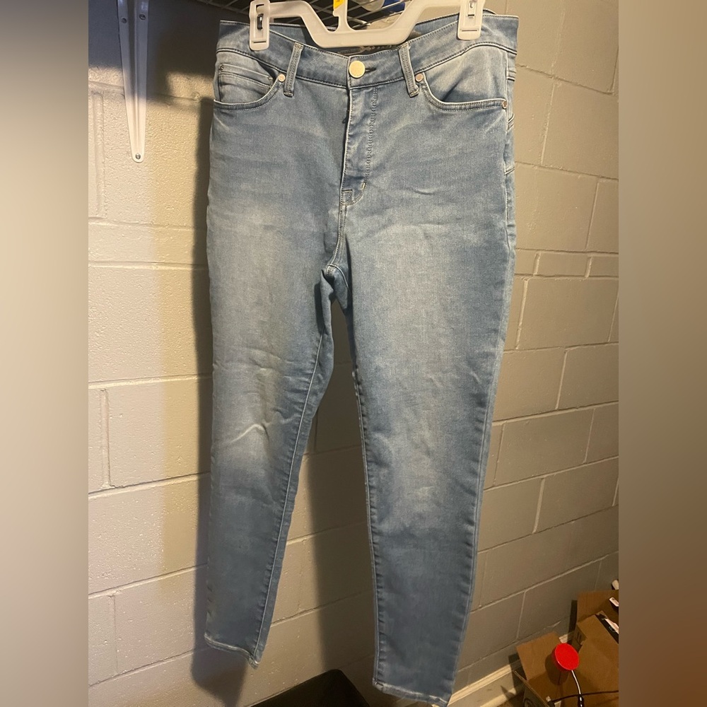 Seven7 Women’s Jeans Size 12 - Classic Light Wash Denim